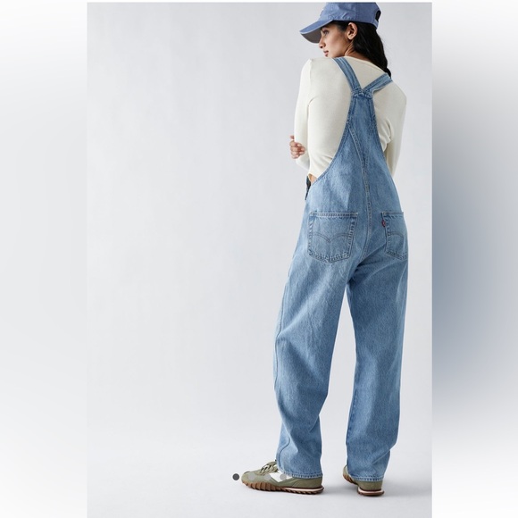 ❤️Sold ❤️ Levi’s | Vintage Style Woman’s Overalls - Picture 9 of 10